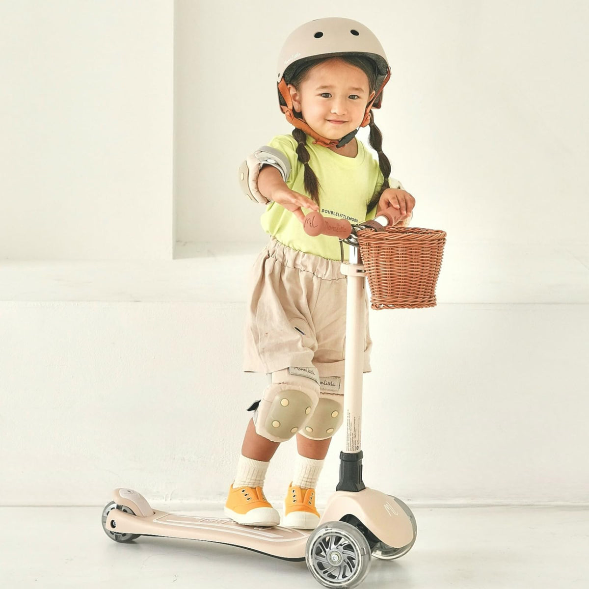 3-Wheel Foldable Kids Scooter with LED Light-Up Wheels W806